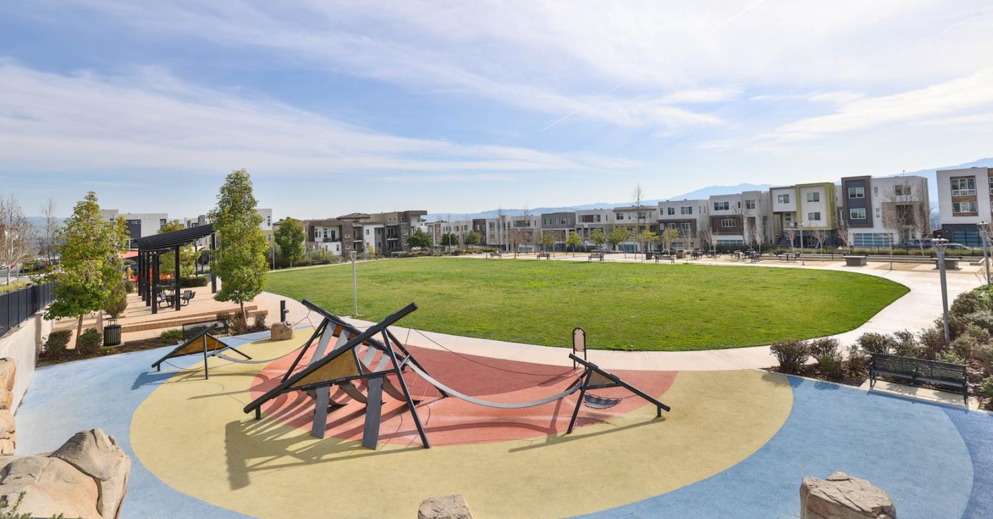 Detail Gallery Image 40 of 44 For 2986 Valley of Hearts Del Pl, San Jose,  CA 95136 - 4 Beds | 3/1 Baths