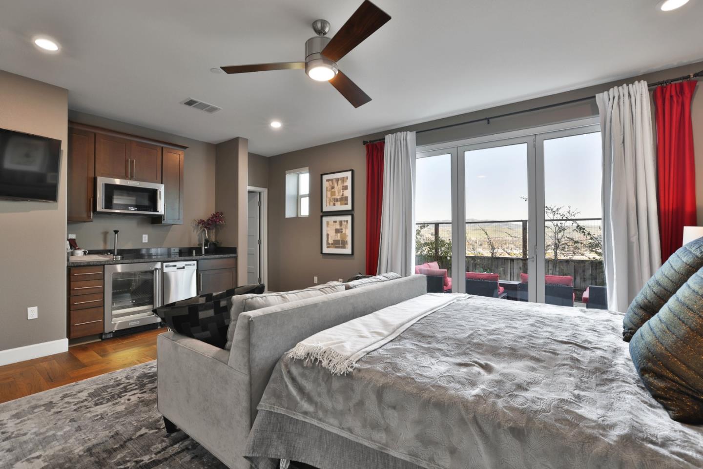 Detail Gallery Image 5 of 44 For 2986 Valley of Hearts Del Pl, San Jose,  CA 95136 - 4 Beds | 3/1 Baths