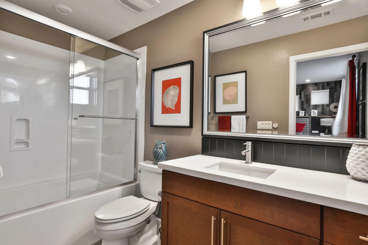 Detail Gallery Image 7 of 44 For 2986 Valley of Hearts Del Pl, San Jose,  CA 95136 - 4 Beds | 3/1 Baths