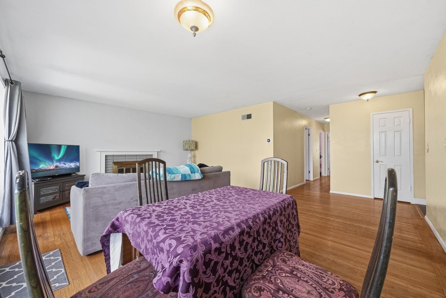 Detail Gallery Image 11 of 51 For 1289 Morningside Dr, Sunnyvale,  CA 94087 - 4 Beds | 2 Baths