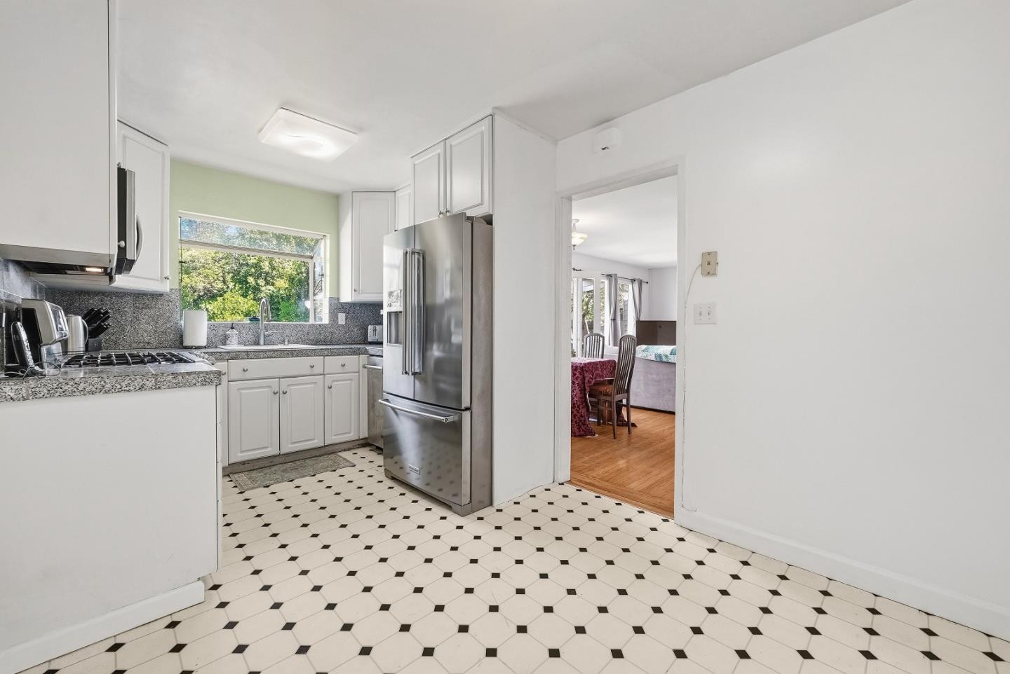 Detail Gallery Image 18 of 51 For 1289 Morningside Dr, Sunnyvale,  CA 94087 - 4 Beds | 2 Baths