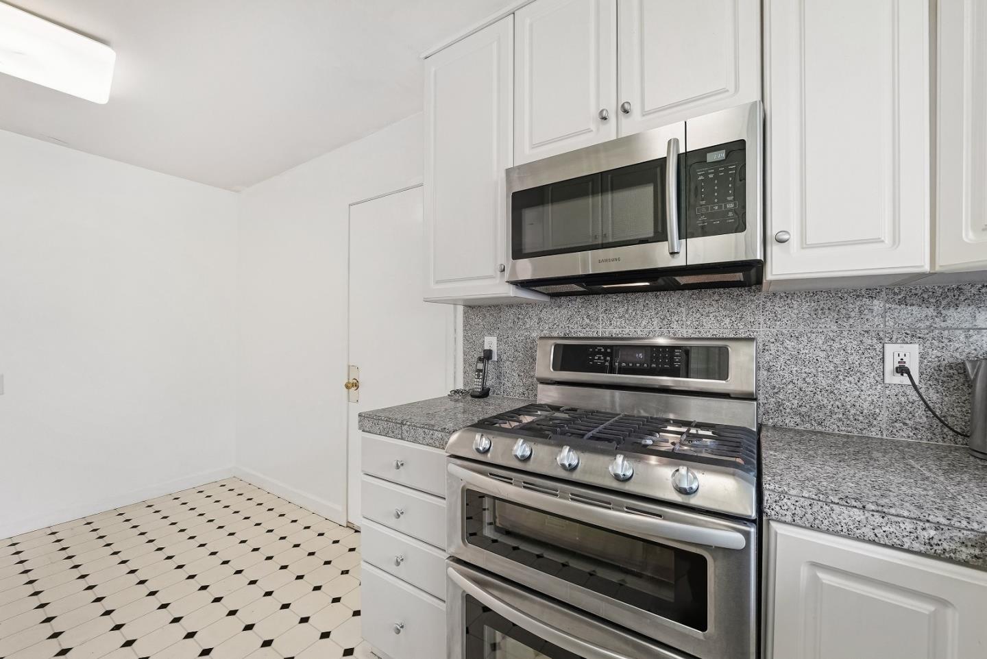 Detail Gallery Image 20 of 51 For 1289 Morningside Dr, Sunnyvale,  CA 94087 - 4 Beds | 2 Baths