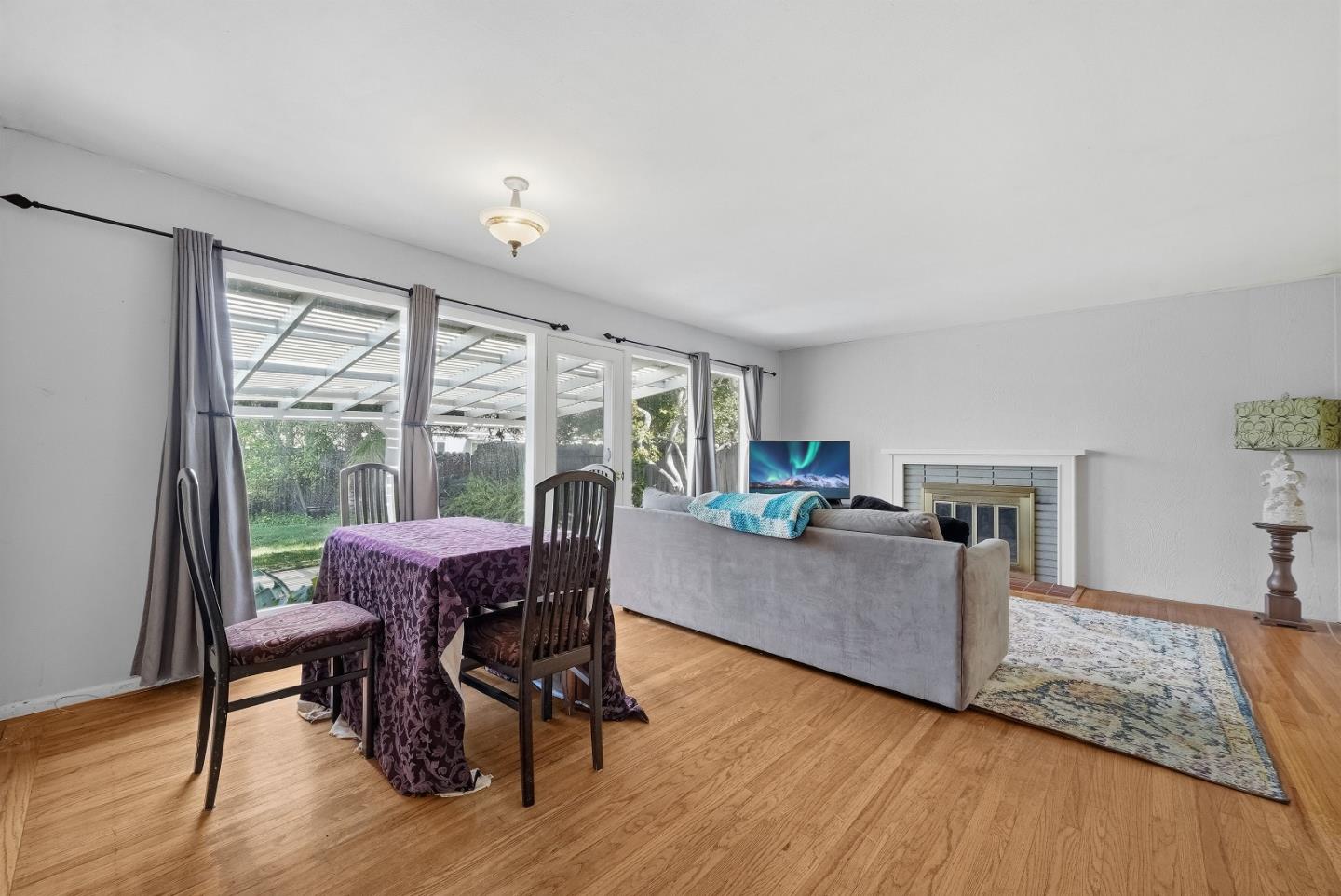 Detail Gallery Image 9 of 51 For 1289 Morningside Dr, Sunnyvale,  CA 94087 - 4 Beds | 2 Baths