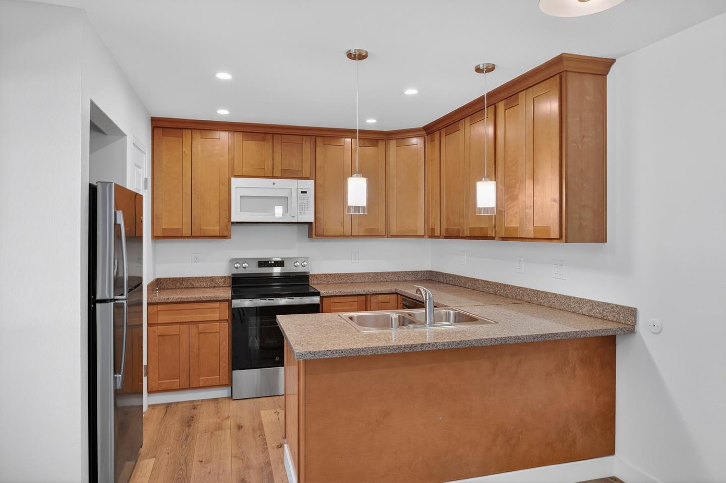 Detail Gallery Image 7 of 21 For 218 Coy Dr #1,  San Jose,  CA 95123 - 2 Beds | 1 Baths