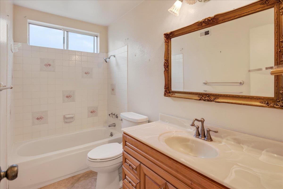 Detail Gallery Image 18 of 31 For 80 Cyclamen, San Jose,  CA 95111 - 3 Beds | 2 Baths