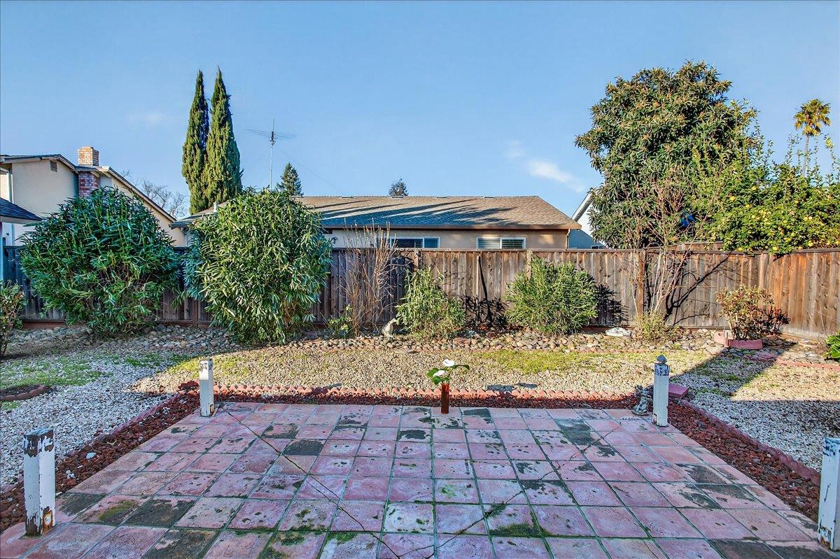 Detail Gallery Image 23 of 31 For 80 Cyclamen, San Jose,  CA 95111 - 3 Beds | 2 Baths