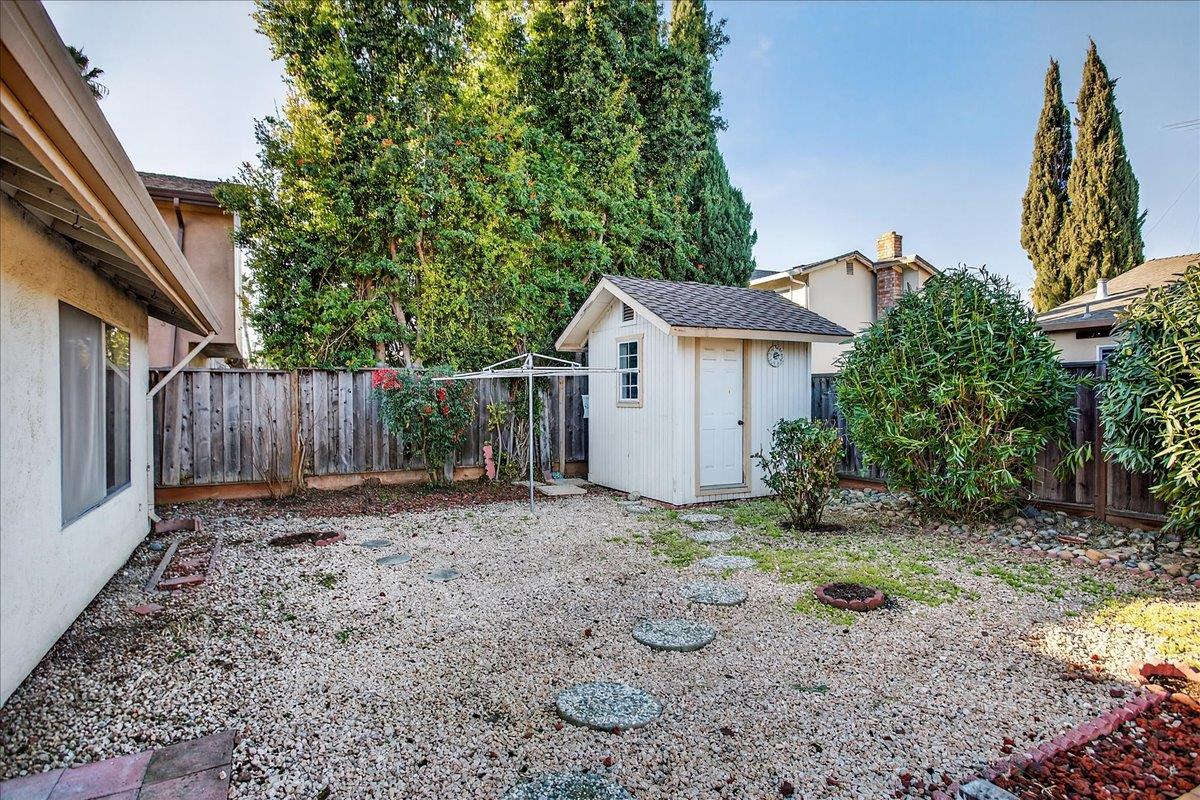 Detail Gallery Image 24 of 31 For 80 Cyclamen, San Jose,  CA 95111 - 3 Beds | 2 Baths