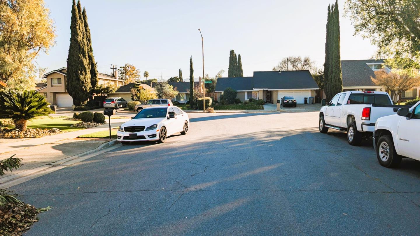 Detail Gallery Image 30 of 31 For 80 Cyclamen, San Jose,  CA 95111 - 3 Beds | 2 Baths