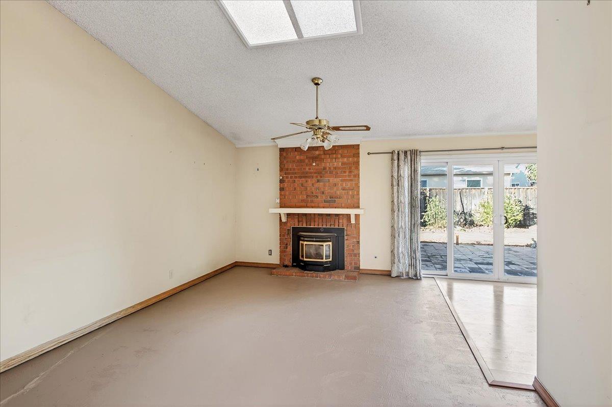 Detail Gallery Image 5 of 31 For 80 Cyclamen, San Jose,  CA 95111 - 3 Beds | 2 Baths