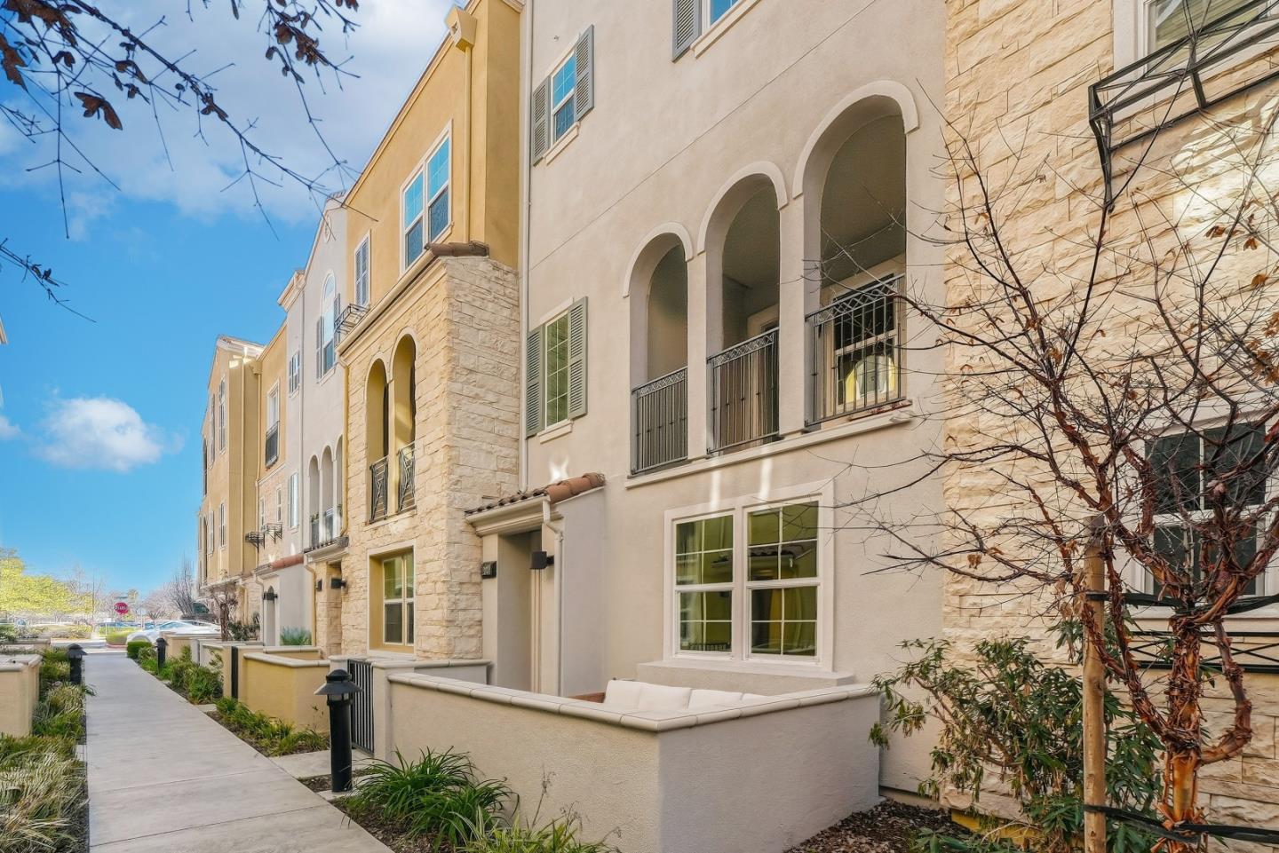 Detail Gallery Image 9 of 59 For 5845 Vizcaino Way, Newark,  CA 94560 - 4 Beds | 3 Baths