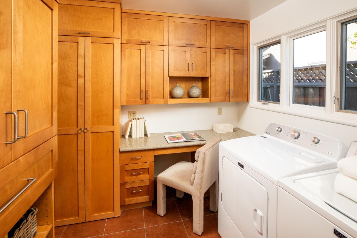 Detail Gallery Image 10 of 26 For 1011 Tulane Dr, Mountain View,  CA 94040 - 4 Beds | 3/1 Baths