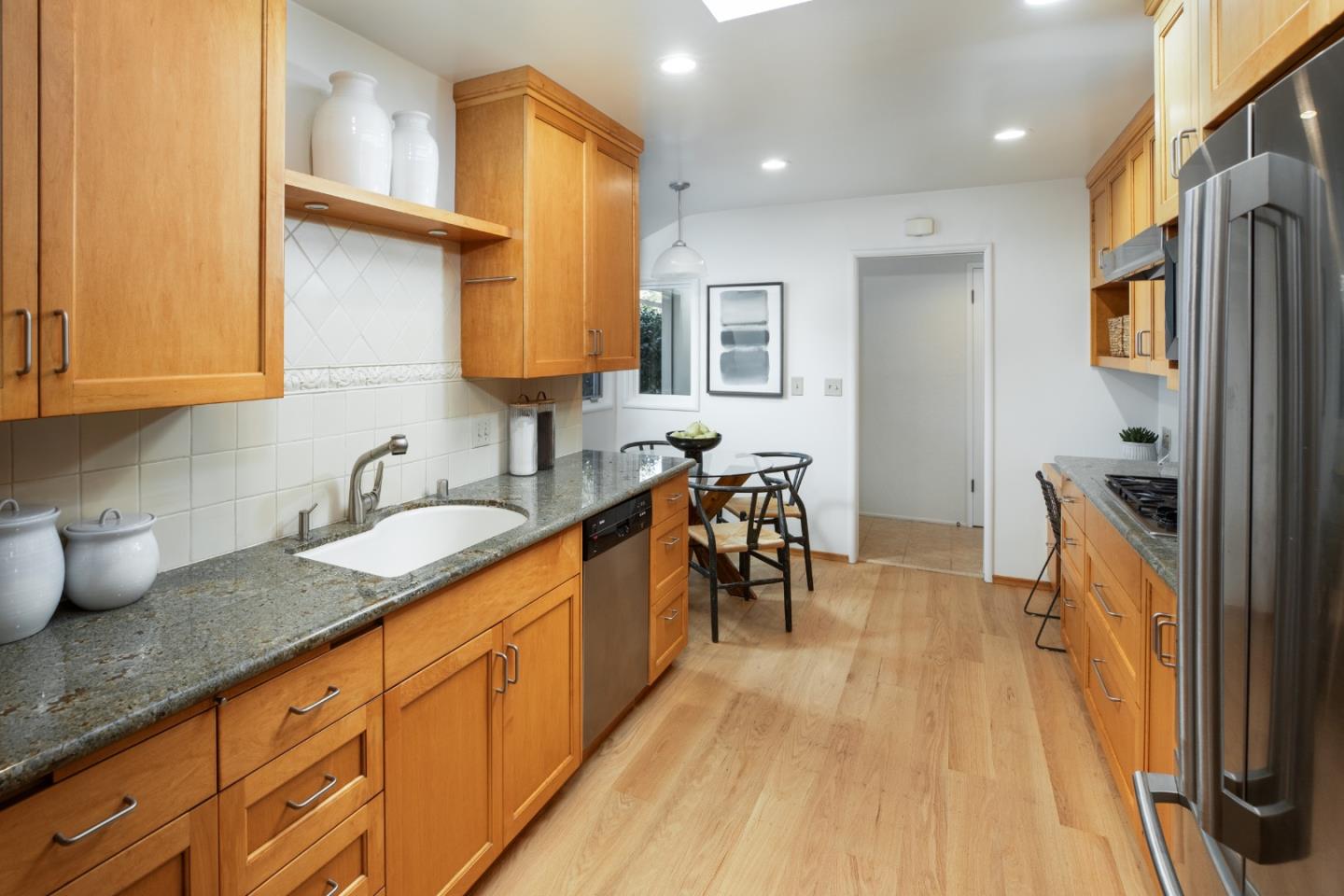 Detail Gallery Image 11 of 26 For 1011 Tulane Dr, Mountain View,  CA 94040 - 4 Beds | 3/1 Baths