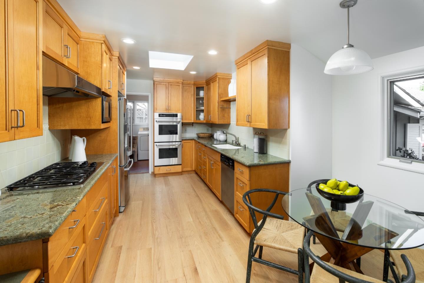 Detail Gallery Image 12 of 26 For 1011 Tulane Dr, Mountain View,  CA 94040 - 4 Beds | 3/1 Baths