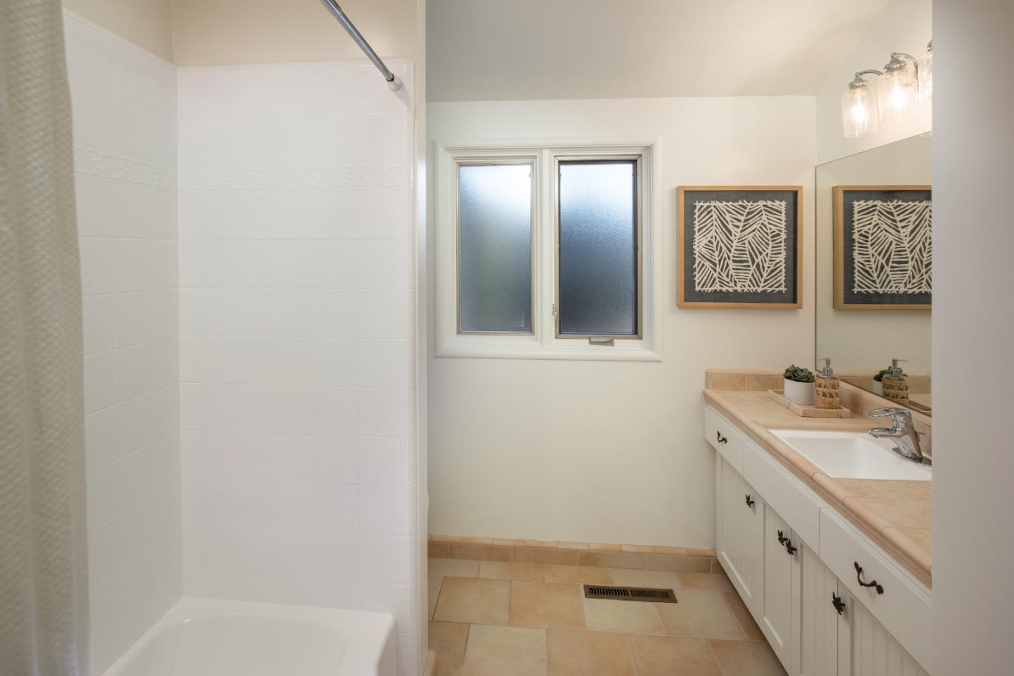 Detail Gallery Image 15 of 26 For 1011 Tulane Dr, Mountain View,  CA 94040 - 4 Beds | 3/1 Baths