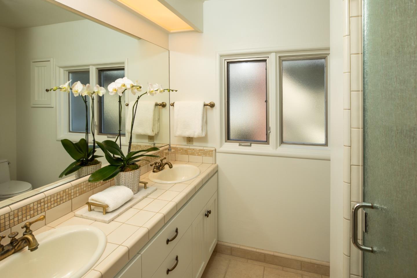 Detail Gallery Image 20 of 26 For 1011 Tulane Dr, Mountain View,  CA 94040 - 4 Beds | 3/1 Baths