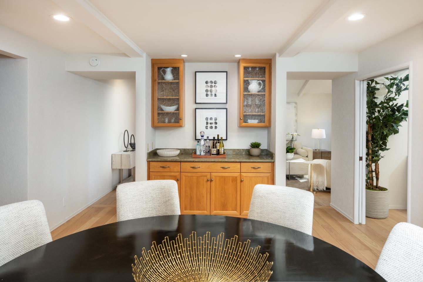 Detail Gallery Image 9 of 26 For 1011 Tulane Dr, Mountain View,  CA 94040 - 4 Beds | 3/1 Baths