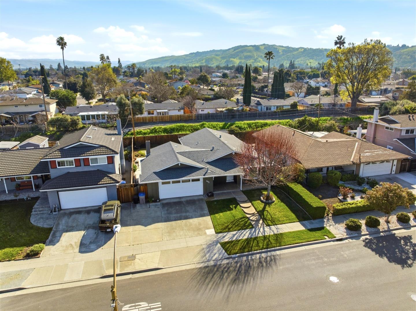 Detail Gallery Image 4 of 30 For 5932 Chesbro Ave, San Jose,  CA 95123 - 4 Beds | 2 Baths