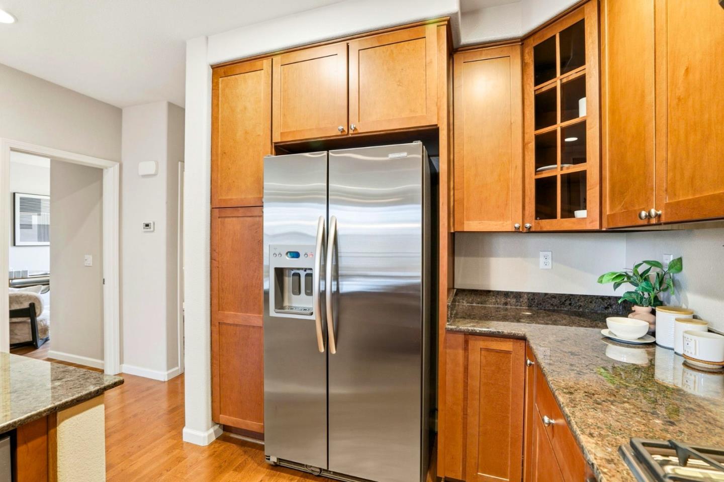 Detail Gallery Image 11 of 38 For 846 Font Ter, San Jose,  CA 95126 - 3 Beds | 3 Baths