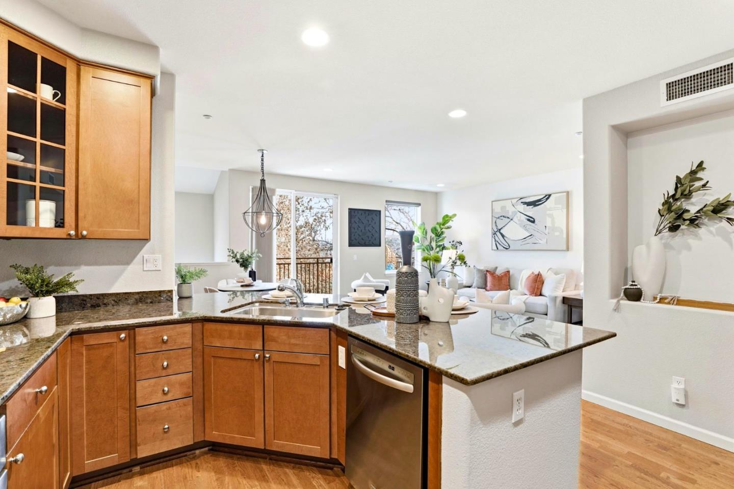 Detail Gallery Image 12 of 38 For 846 Font Ter, San Jose,  CA 95126 - 3 Beds | 3 Baths