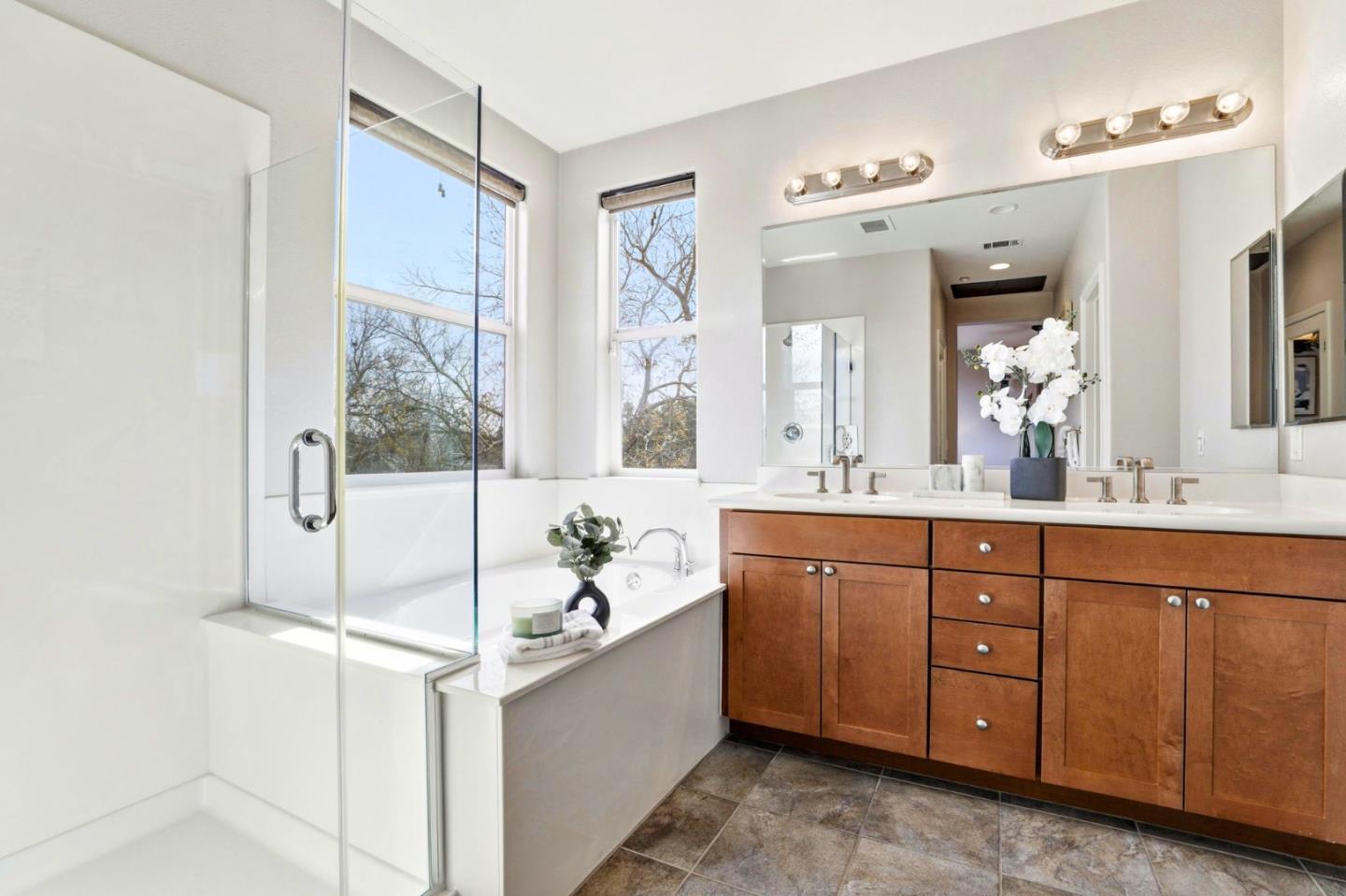 Detail Gallery Image 17 of 38 For 846 Font Ter, San Jose,  CA 95126 - 3 Beds | 3 Baths