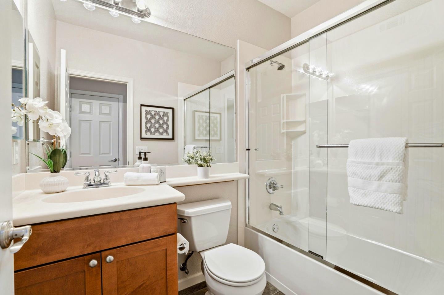 Detail Gallery Image 21 of 38 For 846 Font Ter, San Jose,  CA 95126 - 3 Beds | 3 Baths