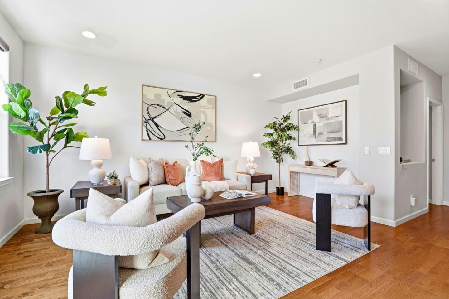 Detail Gallery Image 5 of 38 For 846 Font Ter, San Jose,  CA 95126 - 3 Beds | 3 Baths