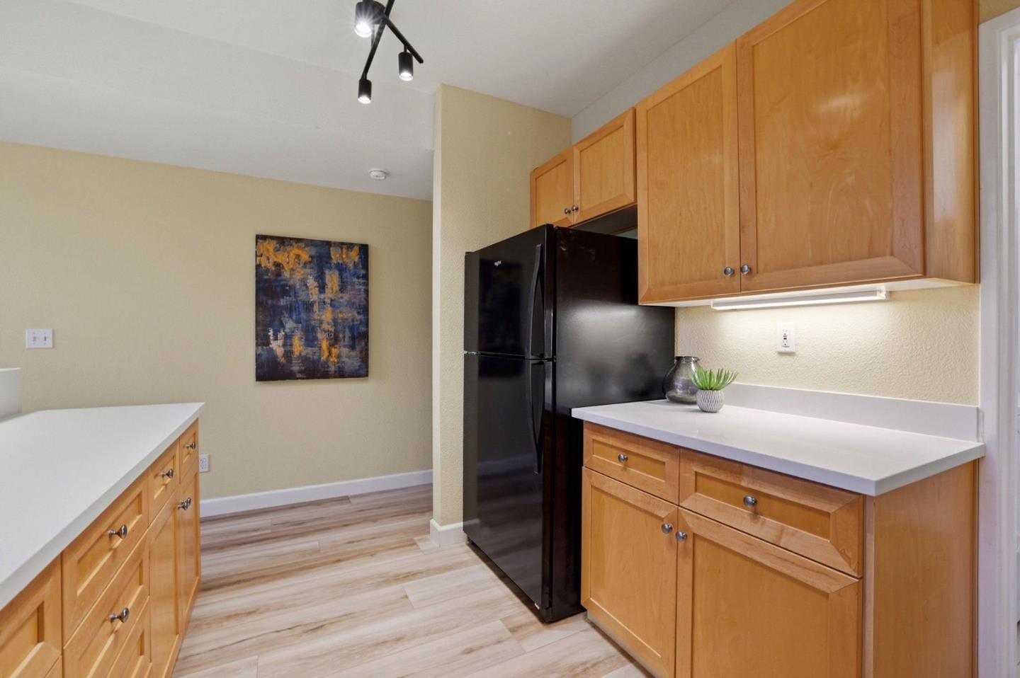 Detail Gallery Image 12 of 42 For 400 N 1st St #111,  San Jose,  CA 95112 - 1 Beds | 1/1 Baths