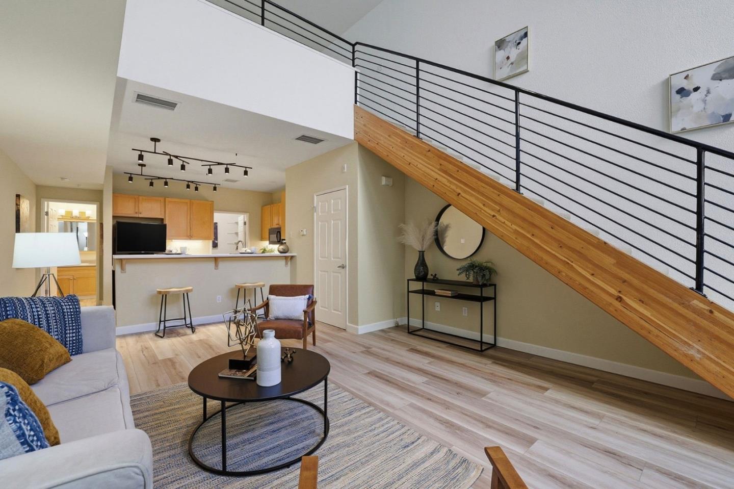 Detail Gallery Image 6 of 42 For 400 N 1st St #111,  San Jose,  CA 95112 - 1 Beds | 1/1 Baths