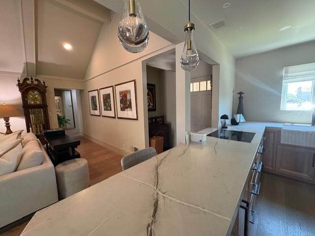 Detail Gallery Image 8 of 19 For 138 Nissen Rd #1,  Salinas,  CA 93901 - 3 Beds | 2 Baths