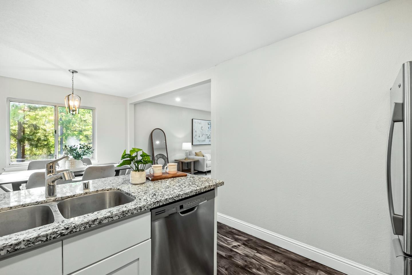 Detail Gallery Image 8 of 46 For 310 Tradewinds #8,  San Jose,  CA 95123 - 3 Beds | 2 Baths