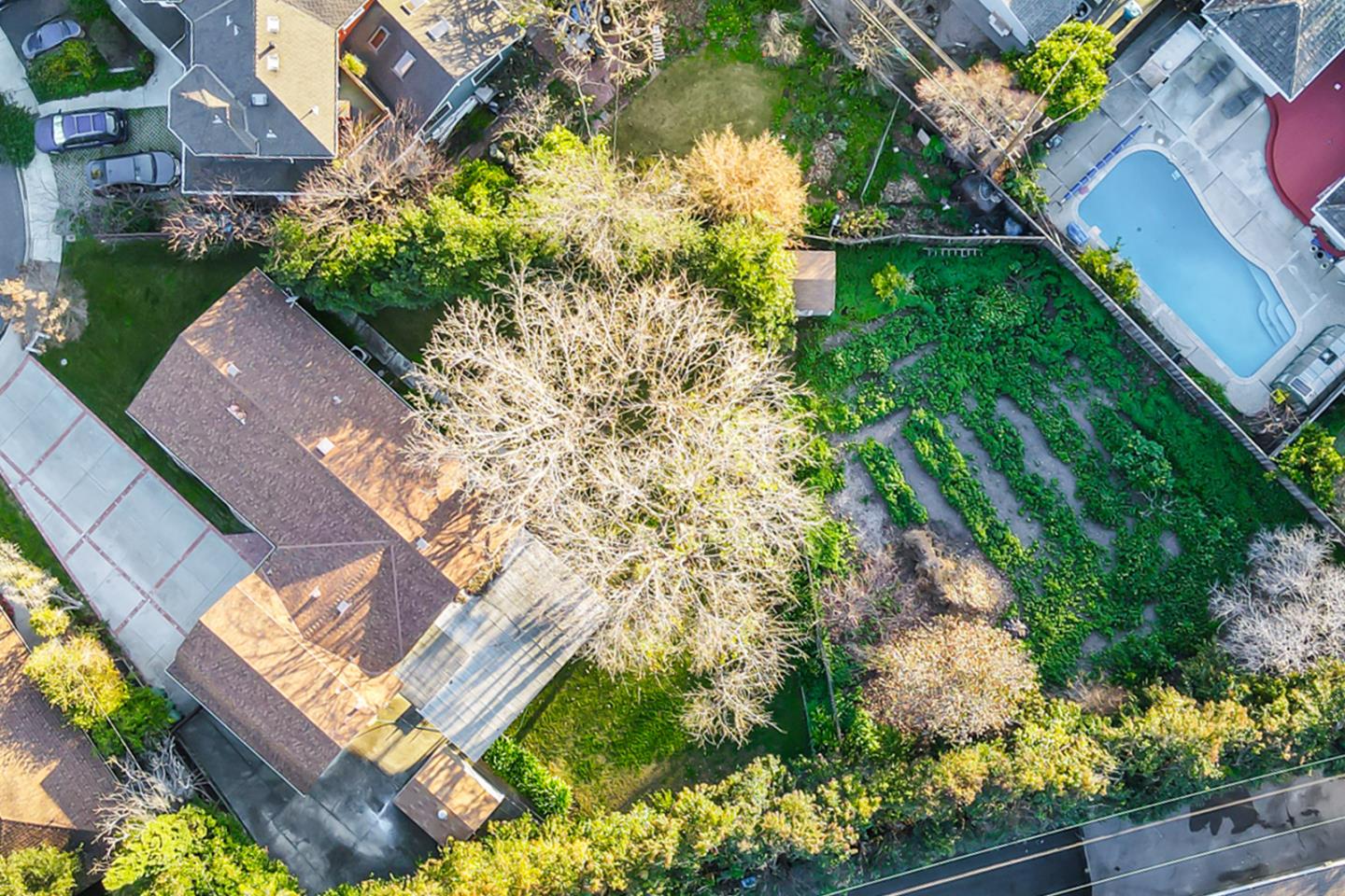 Detail Gallery Image 2 of 33 For 3499 Saint Marys Pl, Santa Clara,  CA 95051 - 4 Beds | 2 Baths