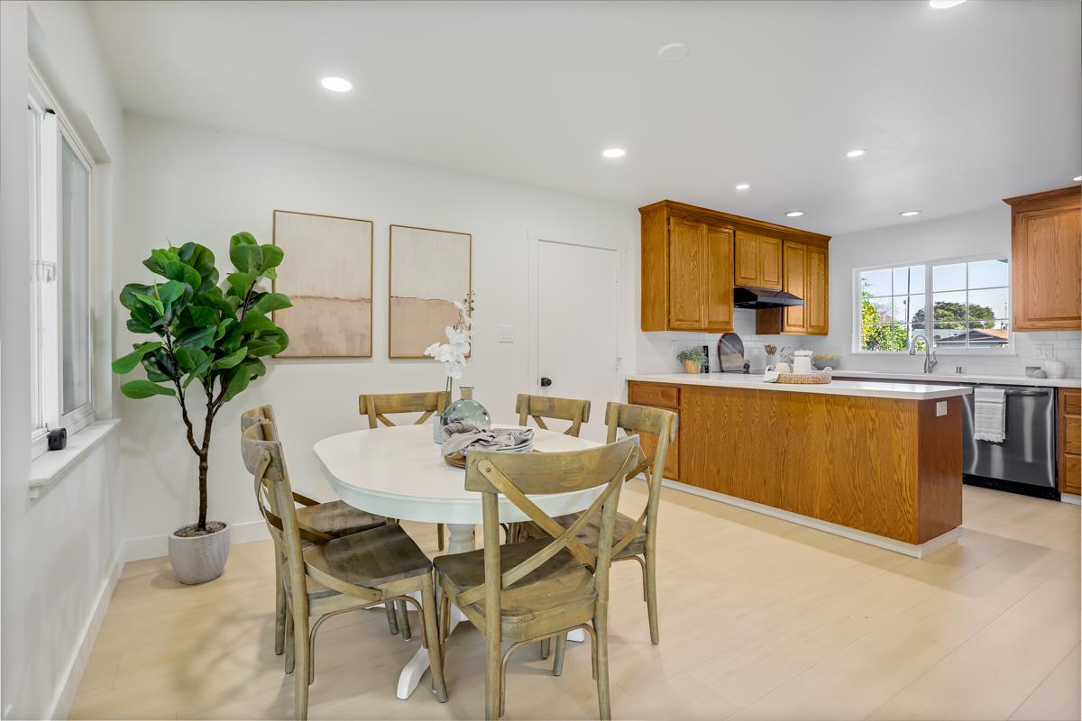 Detail Gallery Image 8 of 33 For 3499 Saint Marys Pl, Santa Clara,  CA 95051 - 4 Beds | 2 Baths