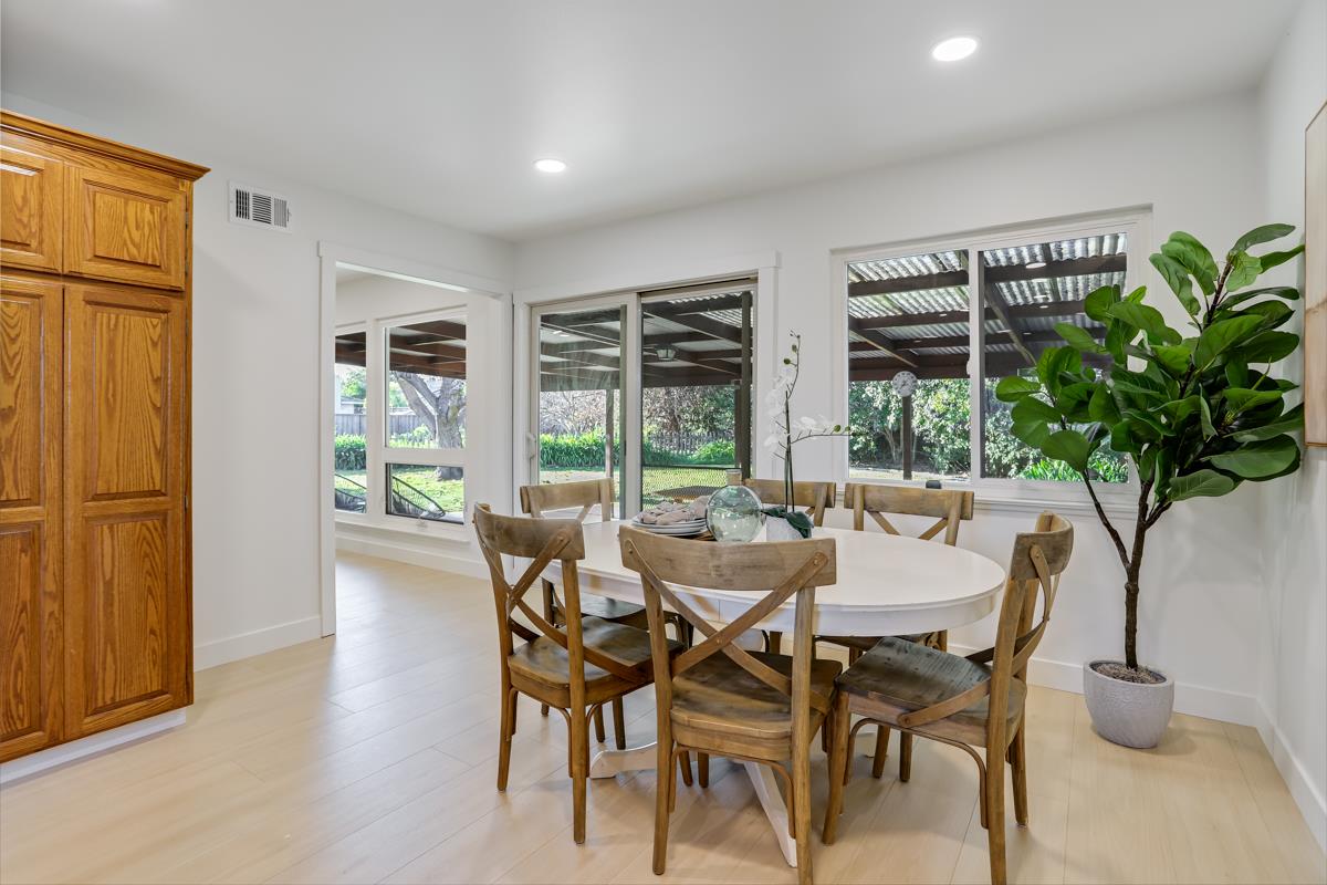 Detail Gallery Image 9 of 33 For 3499 Saint Marys Pl, Santa Clara,  CA 95051 - 4 Beds | 2 Baths