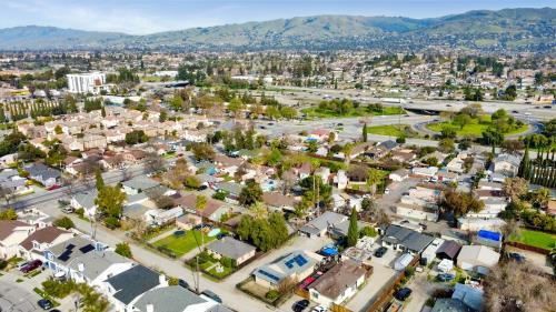 Detail Gallery Image 8 of 17 For 2138 E San Antonio St, San Jose,  CA 95116 - 4 Beds | 2 Baths