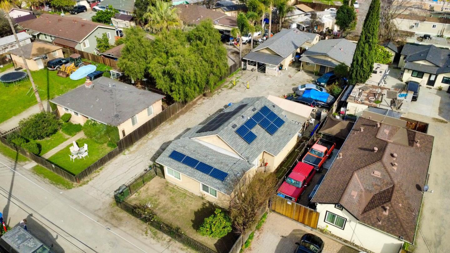 Detail Gallery Image 9 of 17 For 2138 E San Antonio St, San Jose,  CA 95116 - 4 Beds | 2 Baths