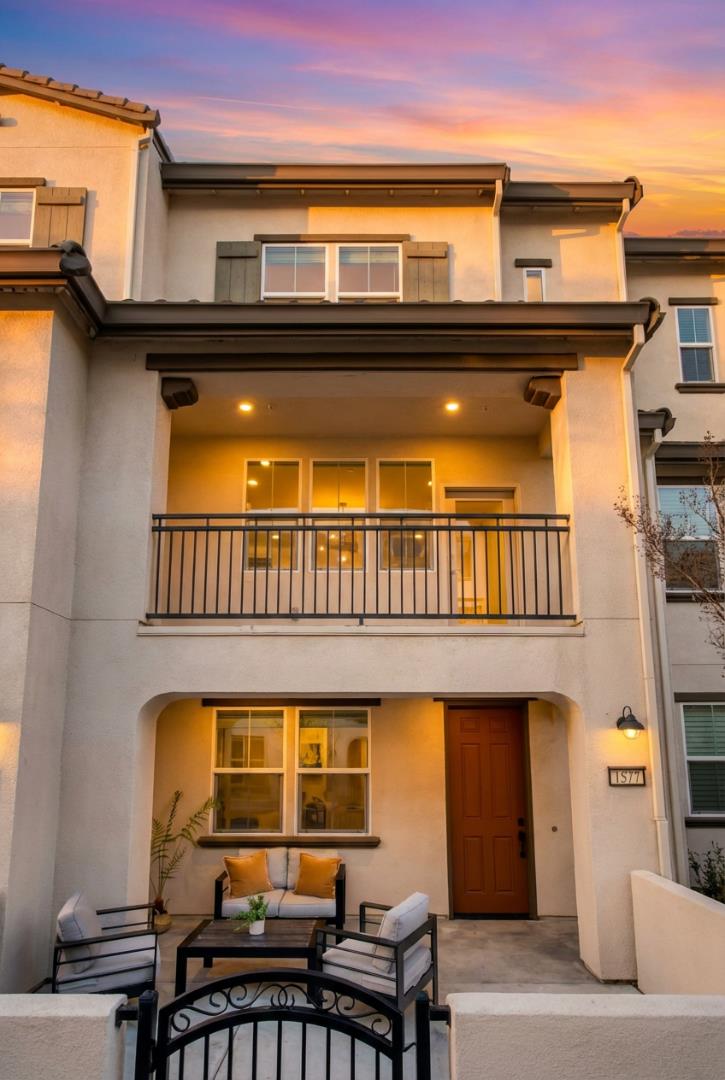 Detail Gallery Image 2 of 37 For 1577 Pratt Pl, Santa Clara,  CA 95050 - 3 Beds | 2/1 Baths