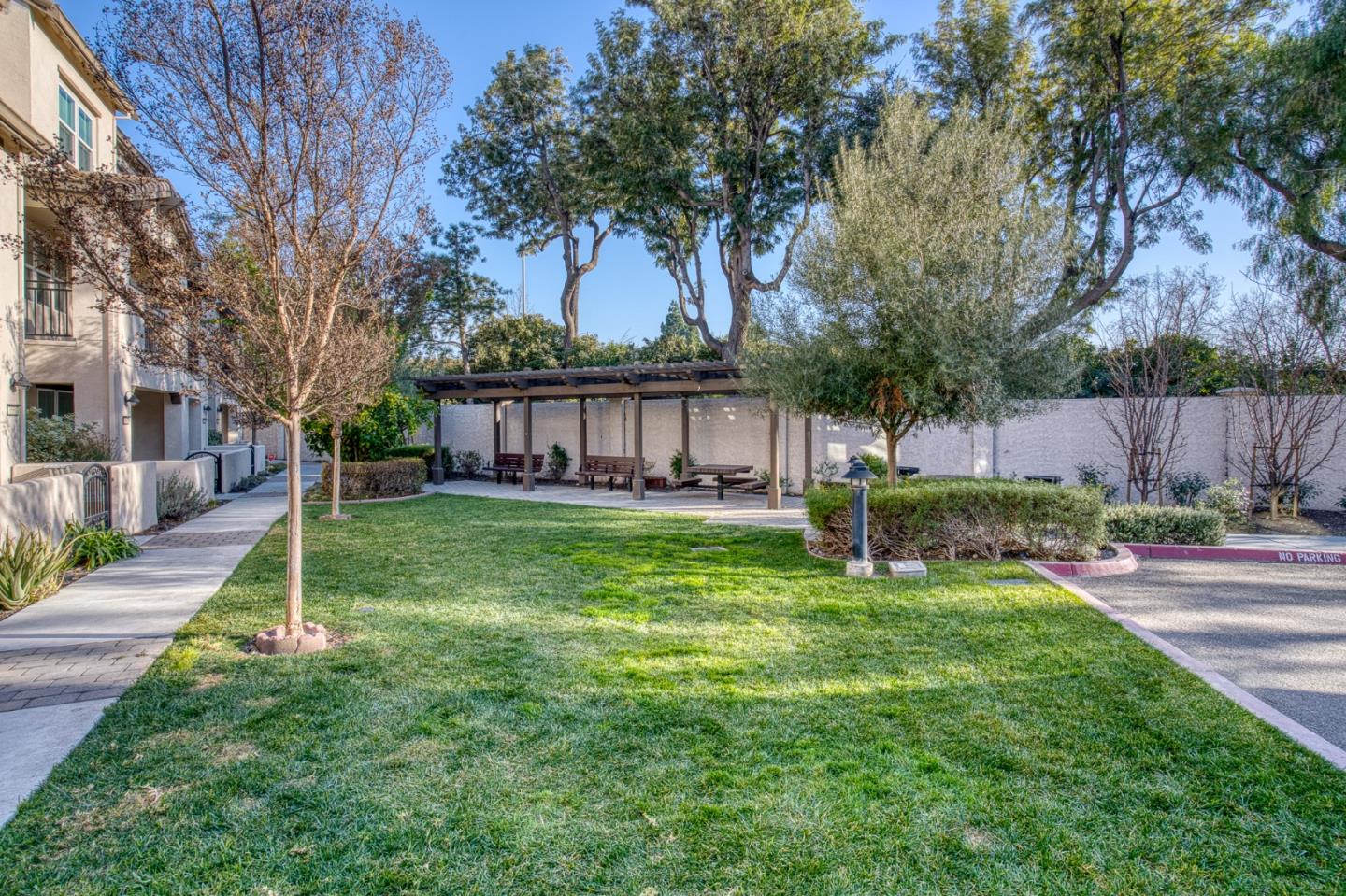 Detail Gallery Image 33 of 37 For 1577 Pratt Pl, Santa Clara,  CA 95050 - 3 Beds | 2/1 Baths