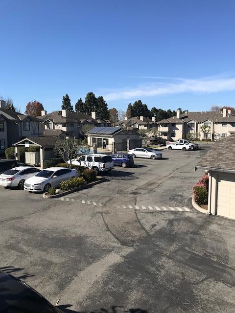 Detail Gallery Image 3 of 11 For 1056 Padre Dr #4,  Salinas,  CA 93901 - 1 Beds | 1 Baths