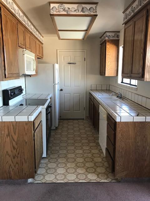 Detail Gallery Image 6 of 11 For 1056 Padre Dr #4,  Salinas,  CA 93901 - 1 Beds | 1 Baths