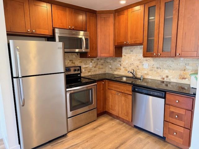 Detail Gallery Image 3 of 15 For 467 Clinton #7,  Redwood City,  CA 94062 - 1 Beds | 1 Baths