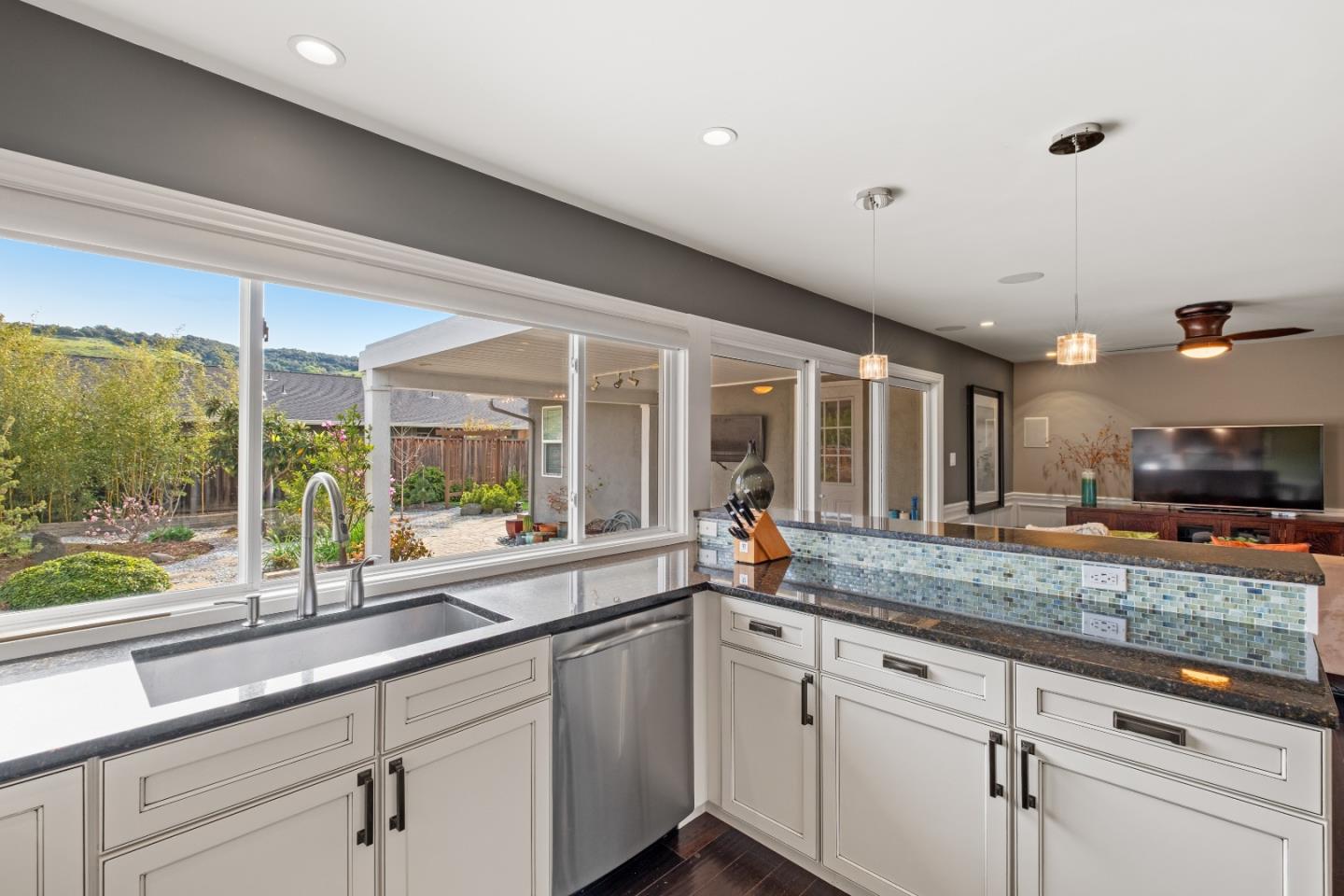 Detail Gallery Image 25 of 56 For 322 El Portal Way, San Jose,  CA 95119 - 4 Beds | 2 Baths