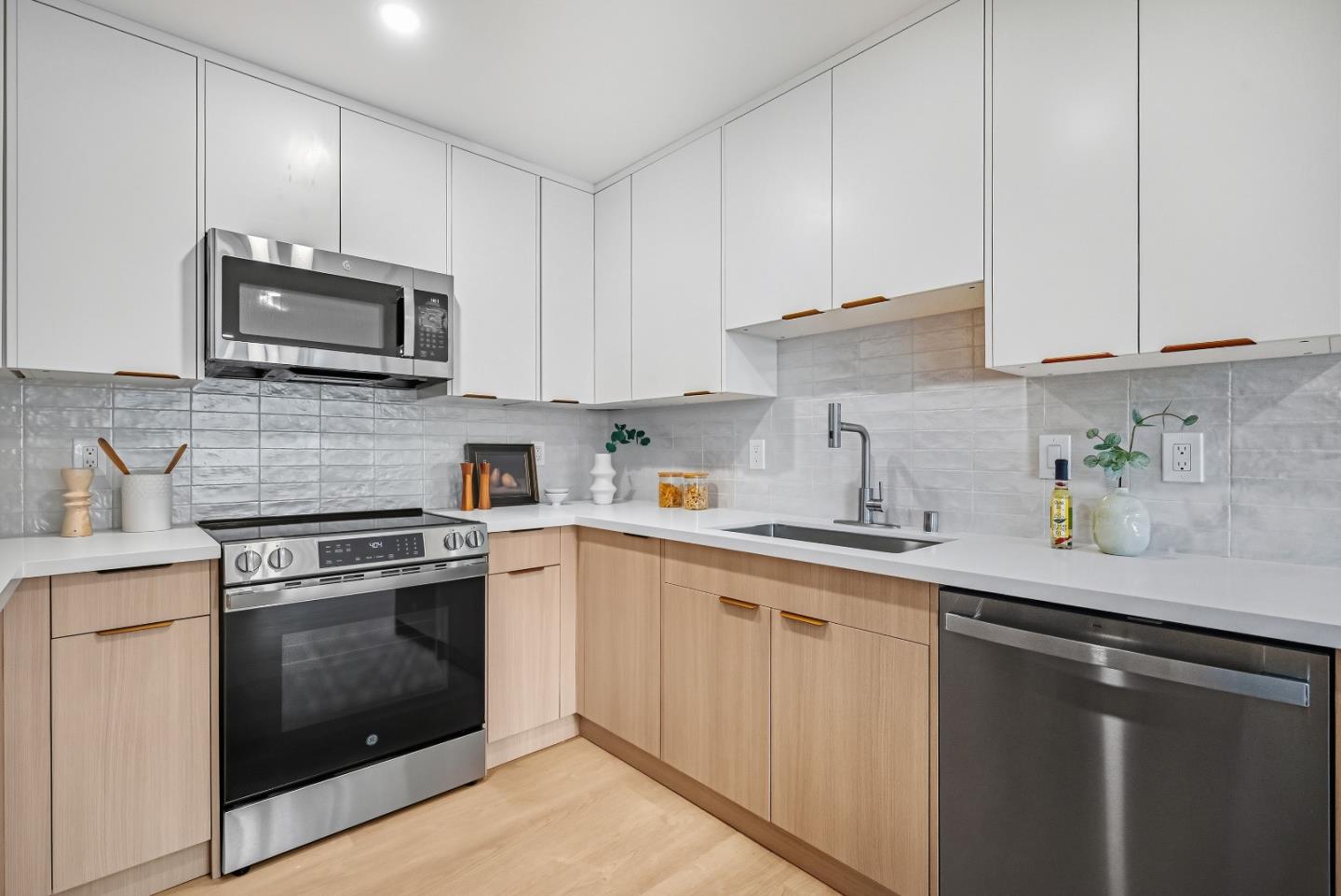 Detail Gallery Image 14 of 56 For 263 Vineyard Dr, San Jose,  CA 95119 - 5 Beds | 3 Baths