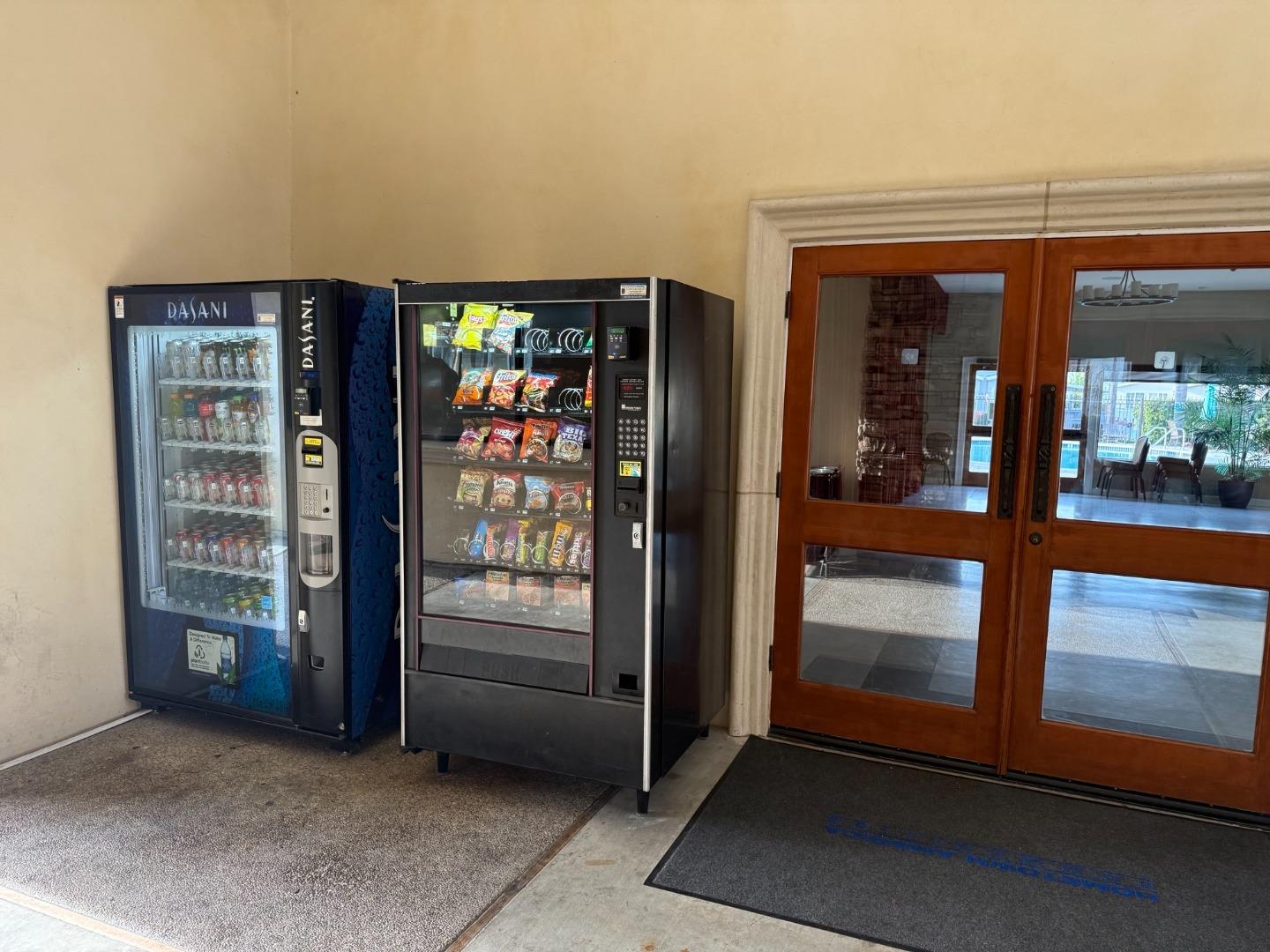 Detail Gallery Image 12 of 18 For 1225 Vienna Dr #282,  Sunnyvale,  CA 94089 - 3 Beds | 2 Baths