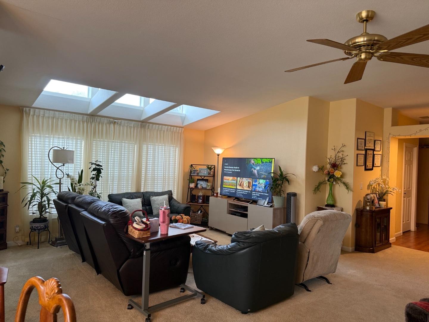 Detail Gallery Image 4 of 18 For 1225 Vienna Dr #282,  Sunnyvale,  CA 94089 - 3 Beds | 2 Baths