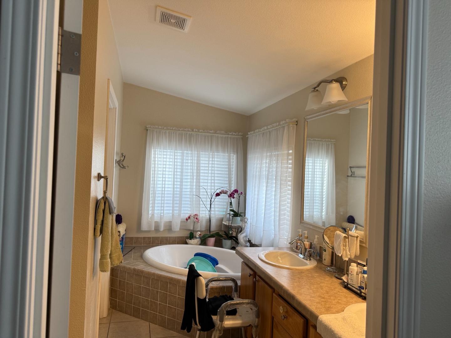 Detail Gallery Image 7 of 18 For 1225 Vienna Dr #282,  Sunnyvale,  CA 94089 - 3 Beds | 2 Baths