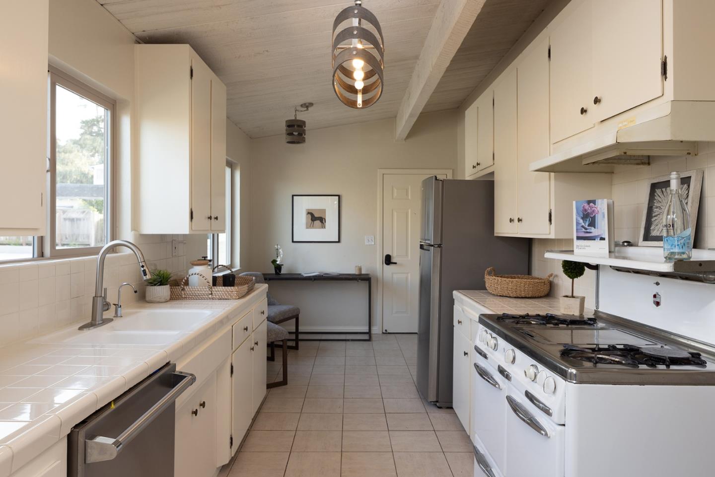 Detail Gallery Image 8 of 16 For 603 Gibson Ave, Pacific Grove,  CA 93950 - 3 Beds | 2 Baths