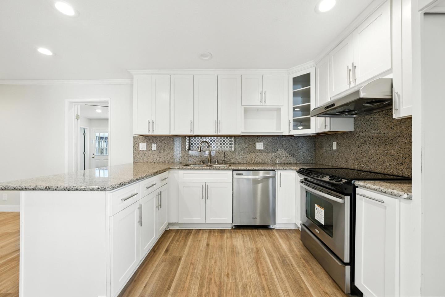 Detail Gallery Image 13 of 40 For 2114 Bennighof Ct, San Jose,  CA 95121 - 4 Beds | 3 Baths