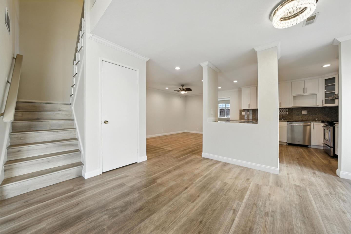 Detail Gallery Image 8 of 40 For 2114 Bennighof Ct, San Jose,  CA 95121 - 4 Beds | 3 Baths