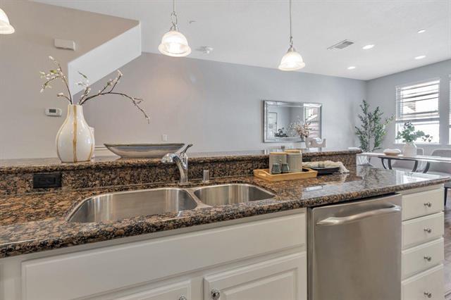 Detail Gallery Image 11 of 31 For 907 Rancho Pl, San Jose,  CA 95126 - 2 Beds | 2/1 Baths