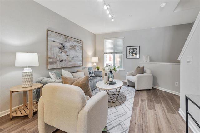 Detail Gallery Image 5 of 31 For 907 Rancho Pl, San Jose,  CA 95126 - 2 Beds | 2/1 Baths